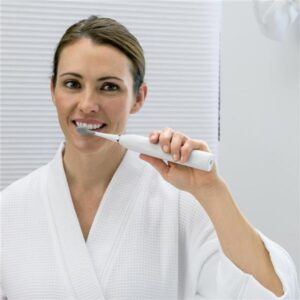 Using Complete Care 5.0 Toothbrush White
