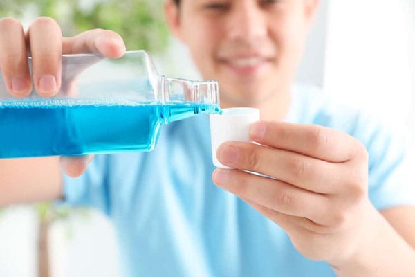 Các loại nước súc miệng