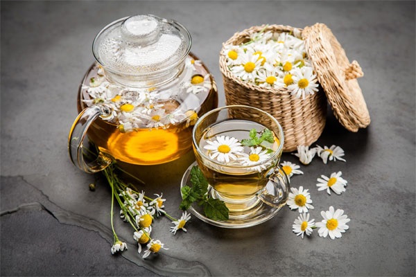 chữa nhiệt miệng bằng trà hoa cúc|nhiệt miệng|Cách trị nhiệt miệng bằng nước muối|Cách chữa nhiệt miệng bằng mật ong|trị nhiệt miệng bằng sữa chua|Cách trị lở miệng bằng baking soda tại nhà|Ăn đầy đủ chất dinh dưỡng