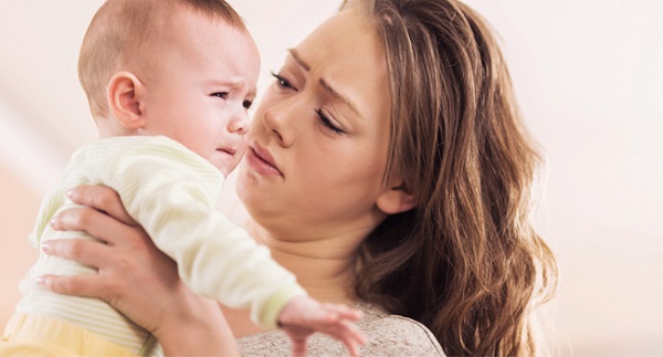 Quấy khóc dấu hiệu trẻ mọc răng|Thời điểm nào thì trẻ mọc răng|Dấu hiệu mọc răng ở trẻ|Trẻ bú kém|Dấu hiệu mọc răng ở trẻ sơ sinh là chảy nước dãi|Dấu hiệu trẻ sốt khi mọc răng|Hướng dẫn chăm sóc trẻ trong quá trình mọc răng