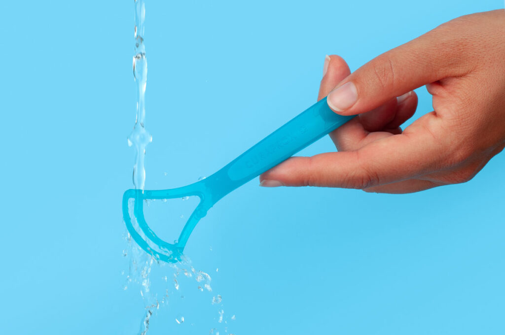 Tongue Scraper Double Bladed Under Water