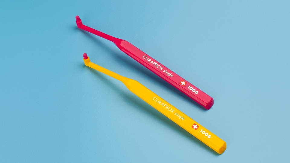 Bàn chải Curaprox CS 1006 Single