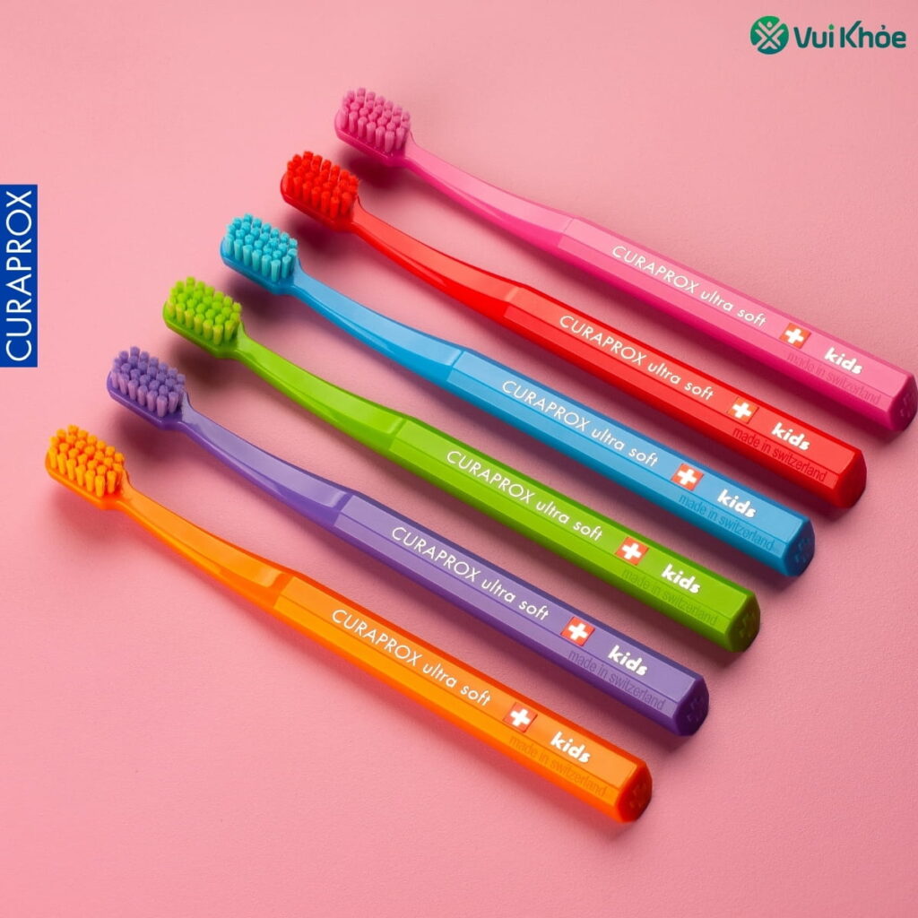 Bộ sưu tập bàn chải Curaprox CS Kids nền hồng