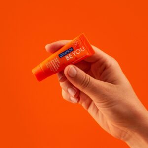 Trên tay kem đánh răng Curaprox Be You 10ml (Hương Đào + Mơ) Cam