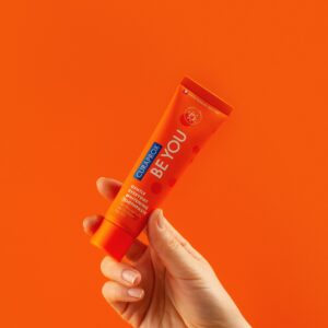 Trên tay kem đánh răng Curaprox Be You 60ml (Hương Đào + Mơ) Cam